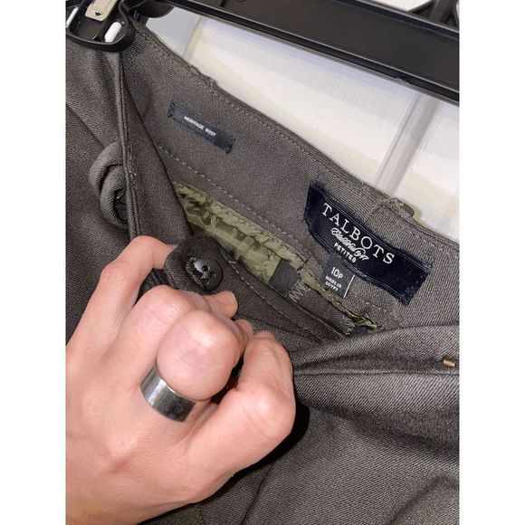 Talbots 🐾 Pleated Women's Green Dress Pants, Size 10 Petite - Picture 2 of 4